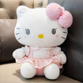 お子様向けのコレクションに最適な、柔らかくてかわいいハローキティのぬいぐるみ