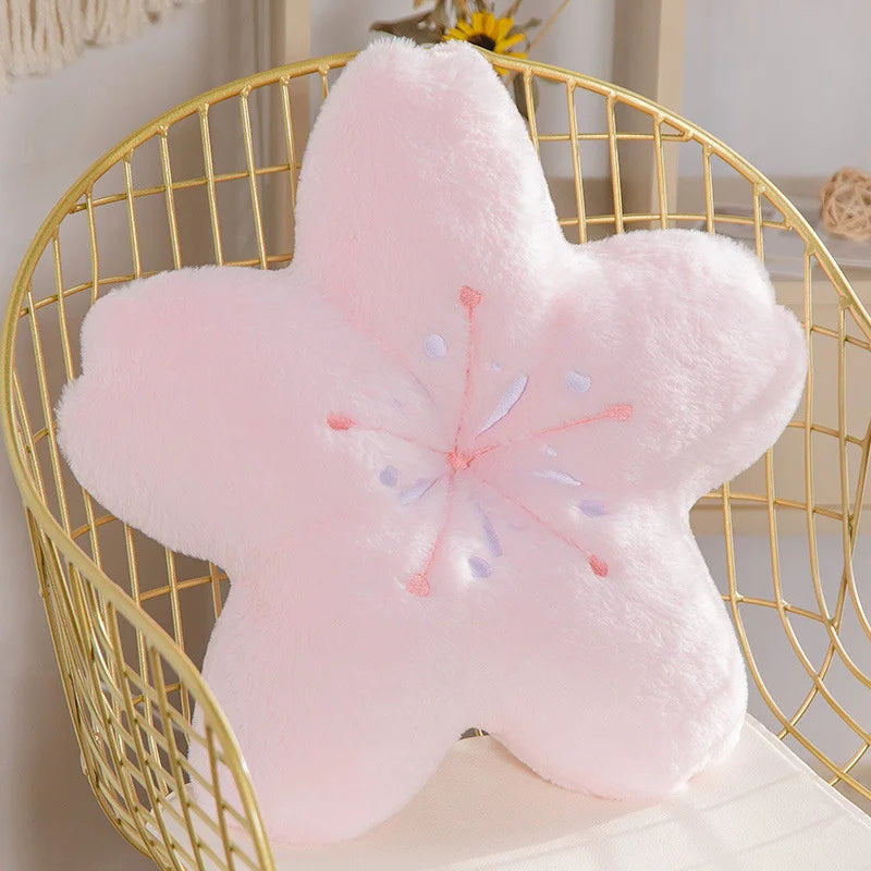 淡いピンクのふわふわ桜型クッション