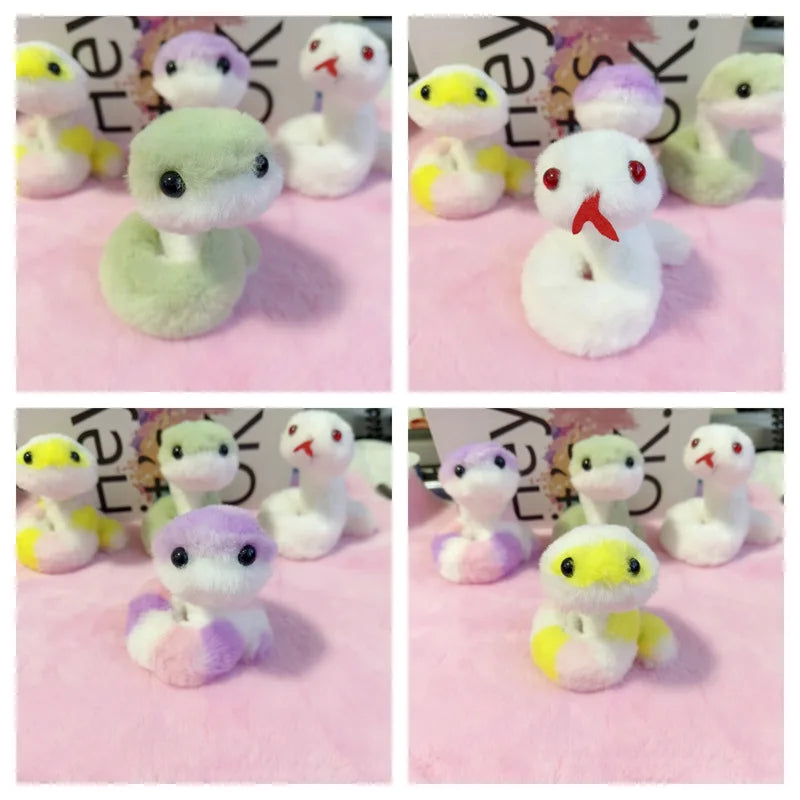 ミニサイズの ふわふわ とぐろ巻き ヘビ ぬいぐるみ