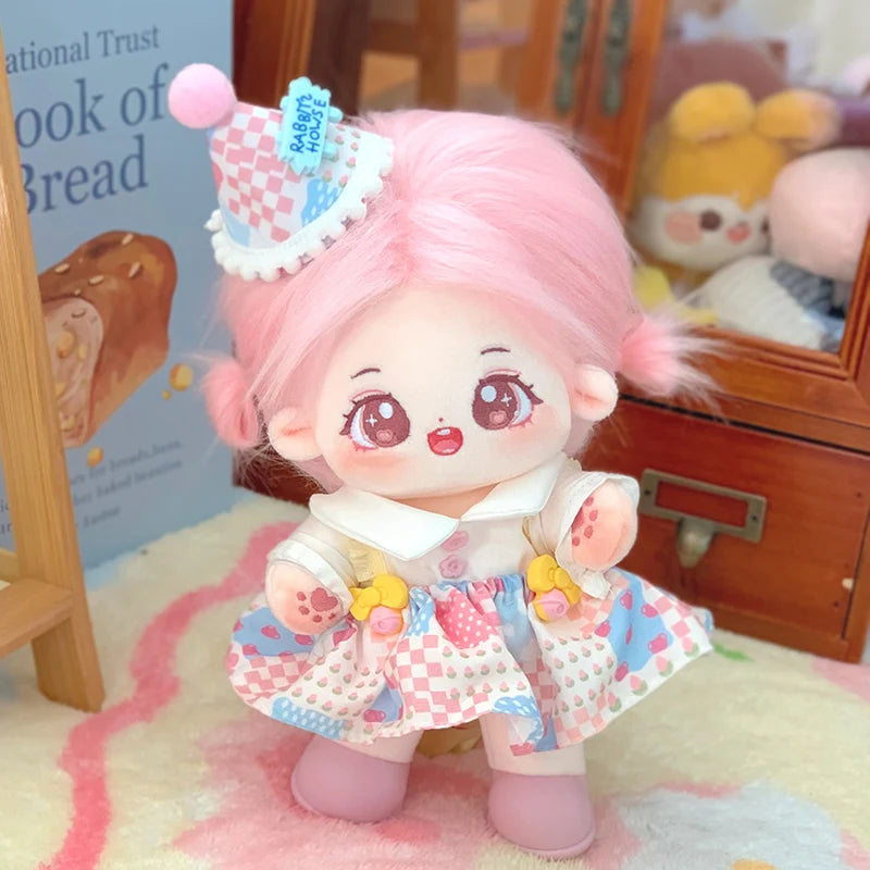 ぬいぐるみ ピンク髪のキラキラ瞳 イチゴ柄ワンピースと帽子