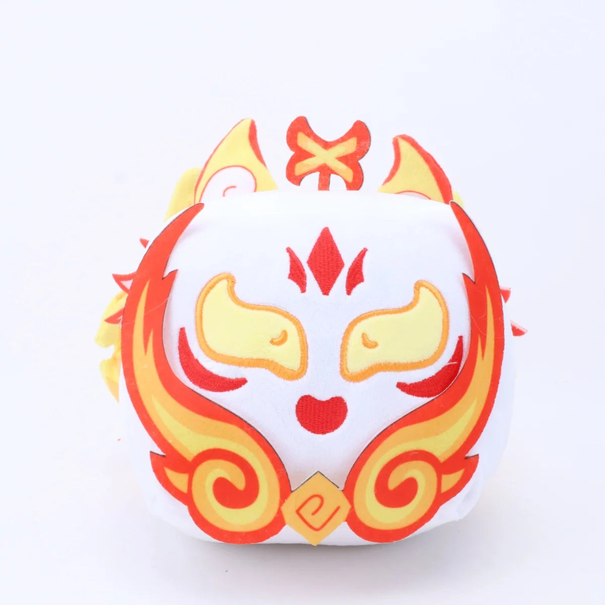 白の稲荷狐面 赤黄模様 キューブぬいぐるみ