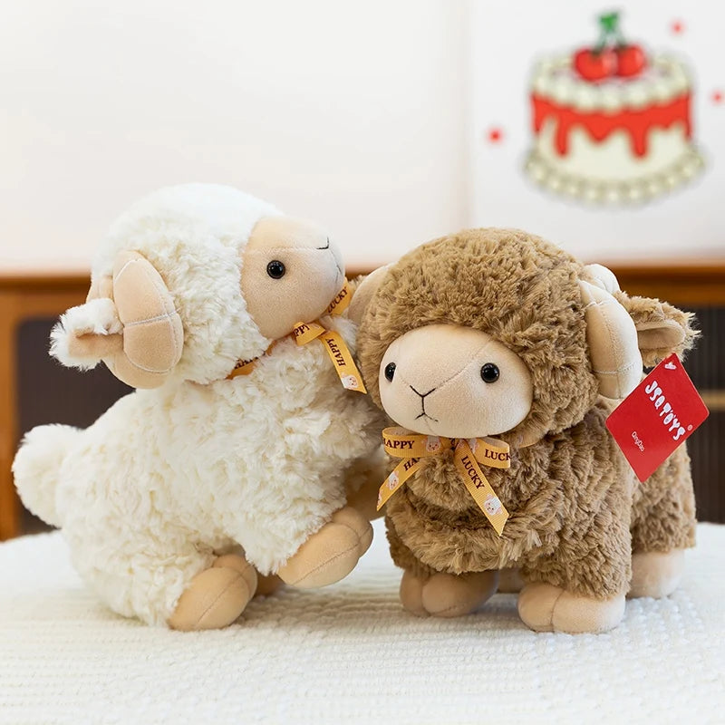 かわいい ふわふわ 仔羊のぬいぐるみ「HAPPY LUCKY」リボン付き