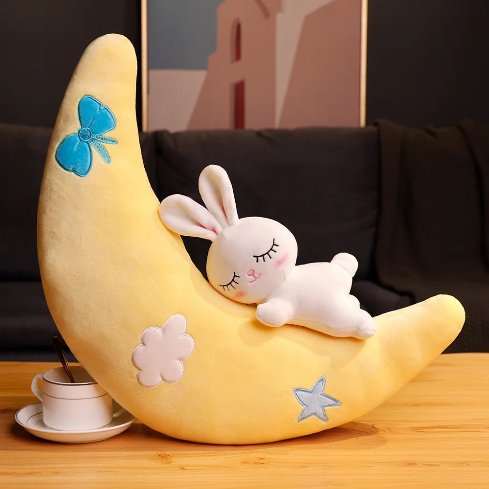 ピンクの三日月うさぎ ふわふわ抱き枕