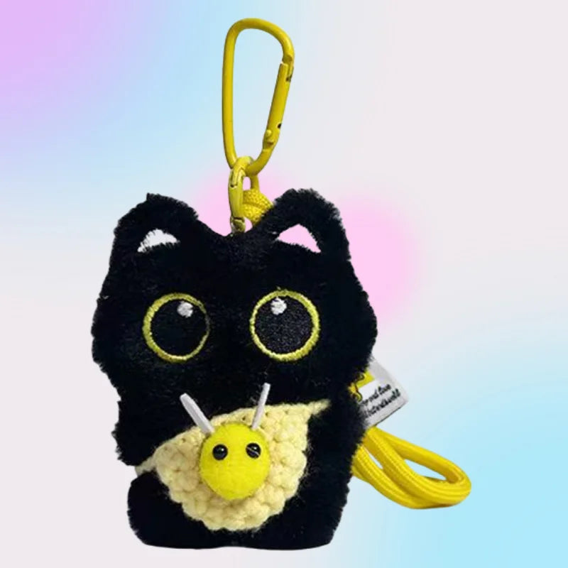 大きな目の黒猫 ぬいぐるみキーホルダー かぎ針編みスタイ ニコちゃん付き