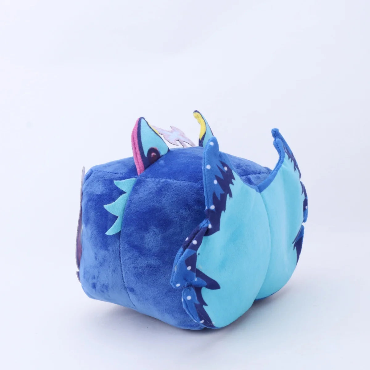ロイヤルブルーの蝶飾り ファンタジー キューブぬいぐるみ