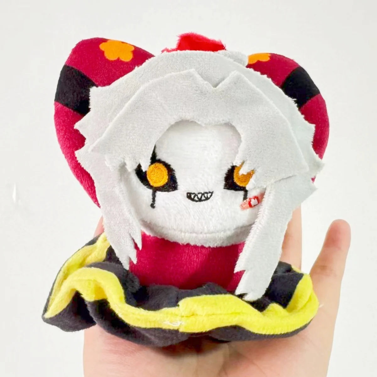 ジョーカー帽の闇かわいいピエロ風ぬいぐるみ