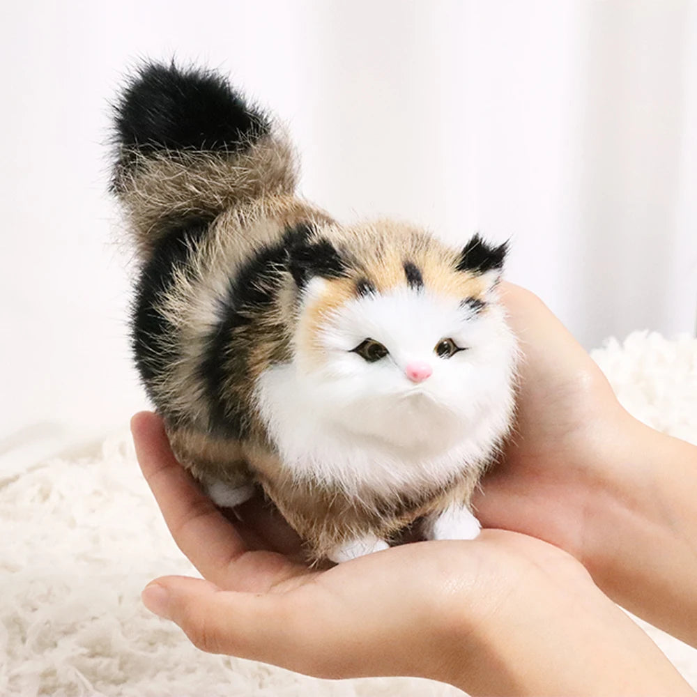 ふわふわリアルな子猫のミニチュアぬいぐるみ