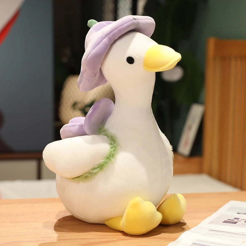 ふわふわ紫の花帽子ガチョウのぬいぐるみ