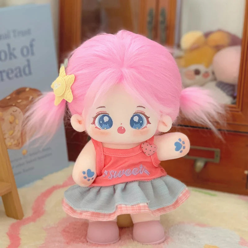 ぬいぐるみ ピンク髪のキラキラ瞳 イチゴ柄ワンピースと帽子
