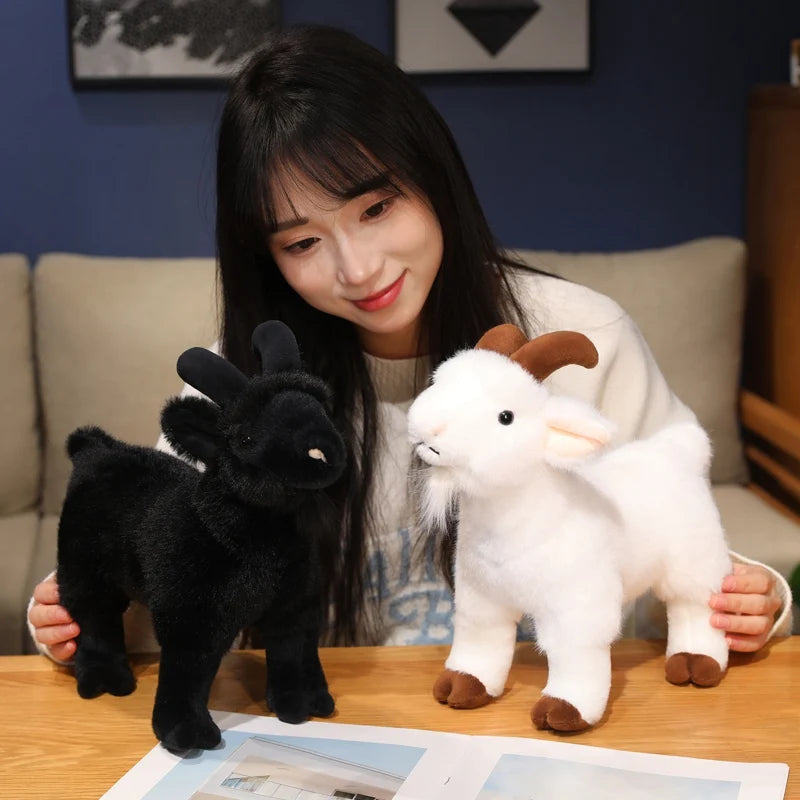 立つ白黒ヤギぬいぐるみ2匹セット 角と髭付き