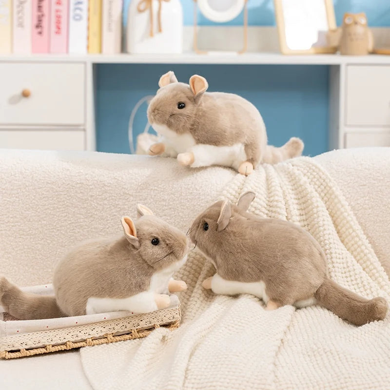 ベージュのチンチラ ぬいぐるみ スイカ柄クッション抱っこ