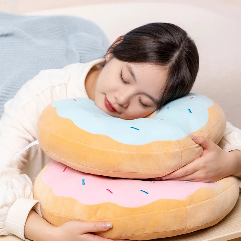 カラフルスプリンクルのドーナツ型ふわふわクッション