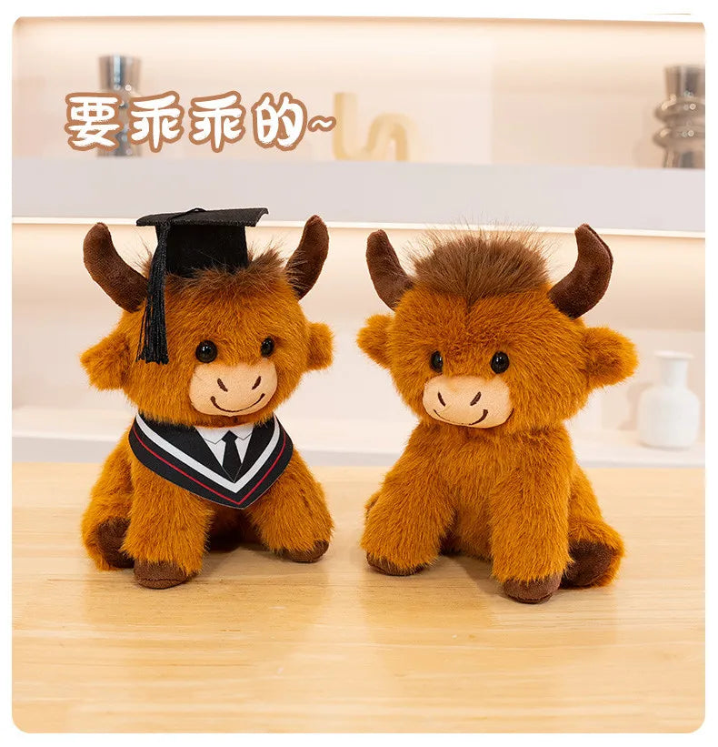 可愛いハイランド牛の卒業帽ぬいぐるみ