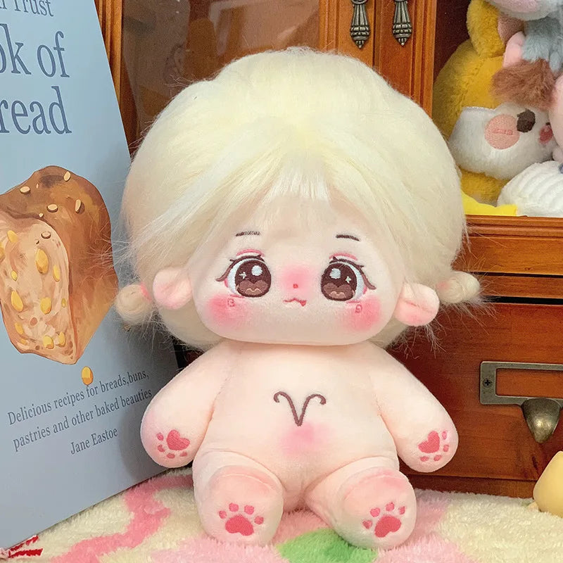 ぬいぐるみ ピンク髪のキラキラ瞳 イチゴ柄ワンピースと帽子