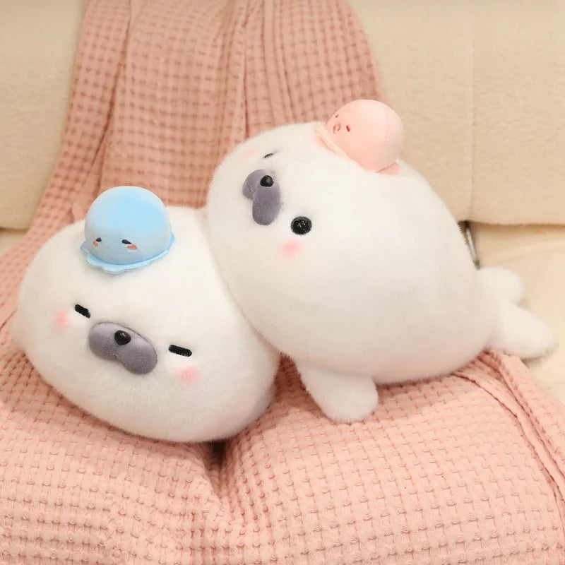 三段重ねのふわふわ白いアザラシぬいぐるみ