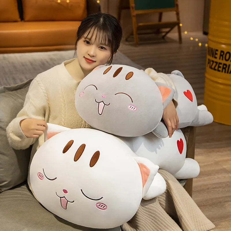 ぬいぐるみ ふわふわ猫の抱き枕 ハート刺繍入り