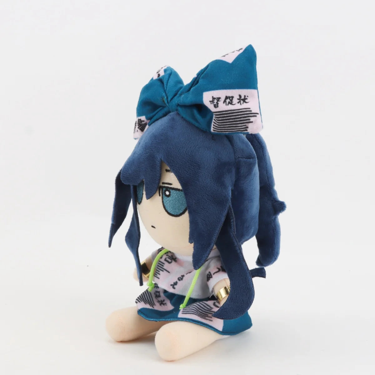 請求書柄リボンと紺髪パーカーのアニメぬいぐるみ