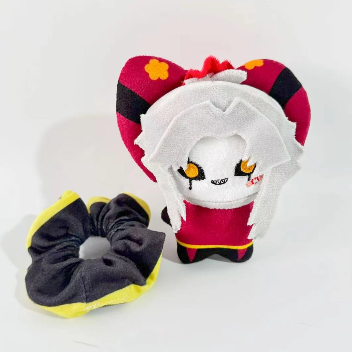 ジョーカー帽の闇かわいいピエロ風ぬいぐるみ