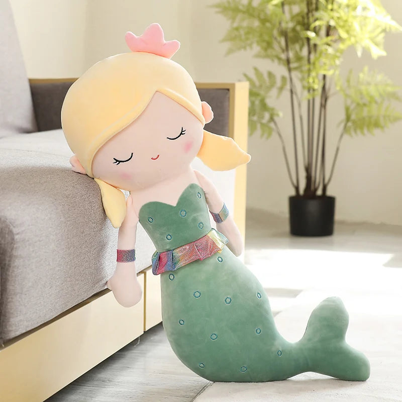 王冠と虹色フリルの ふわふわ人魚ぬいぐるみ