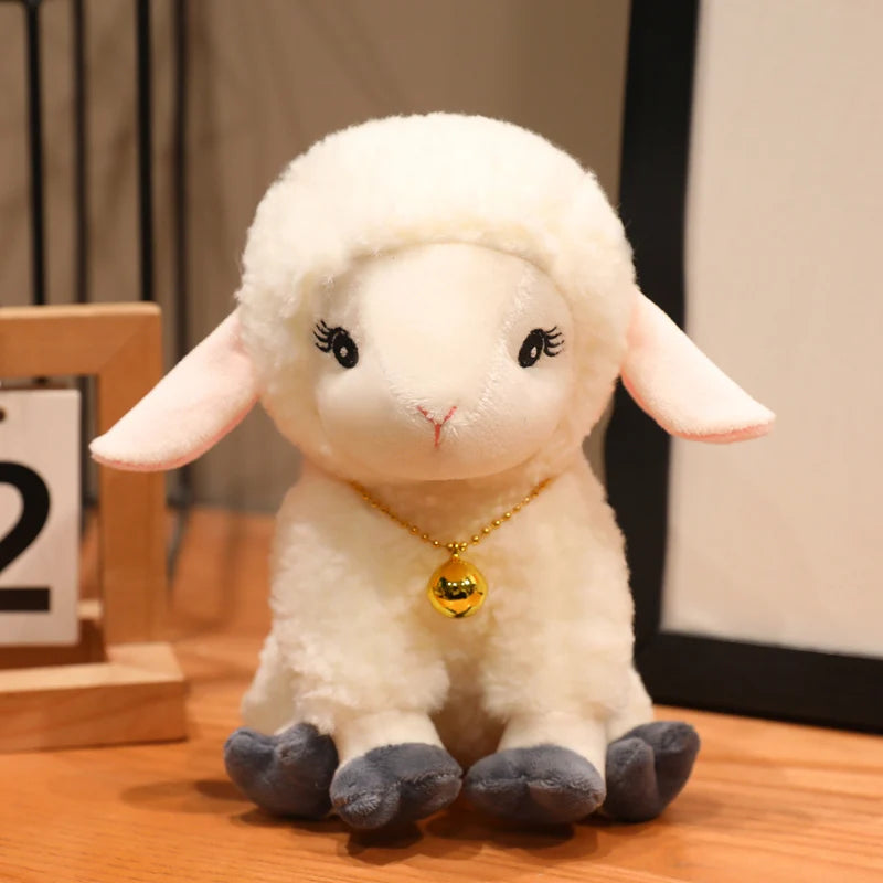 白いふわふわひつじのぬいぐるみ 金の鈴とまつげ付き