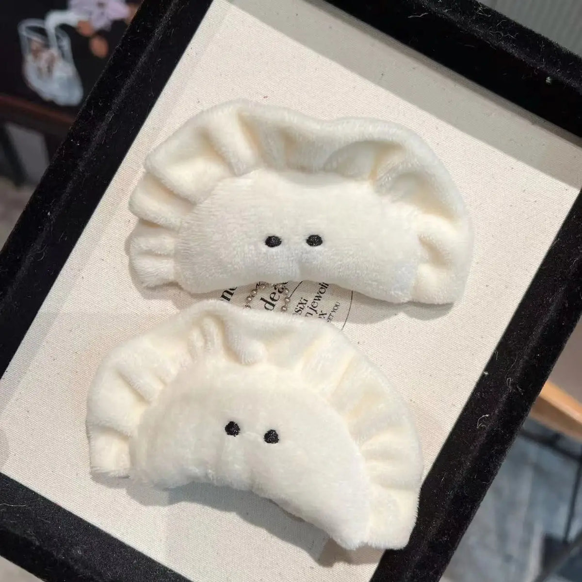 餃子型 もこもこ クリーム色 洗顔ヘアバンド