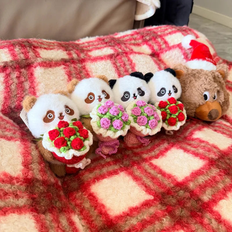 黒白と茶色のパンダ ぬいぐるみキーホルダー かぎ針編み花束