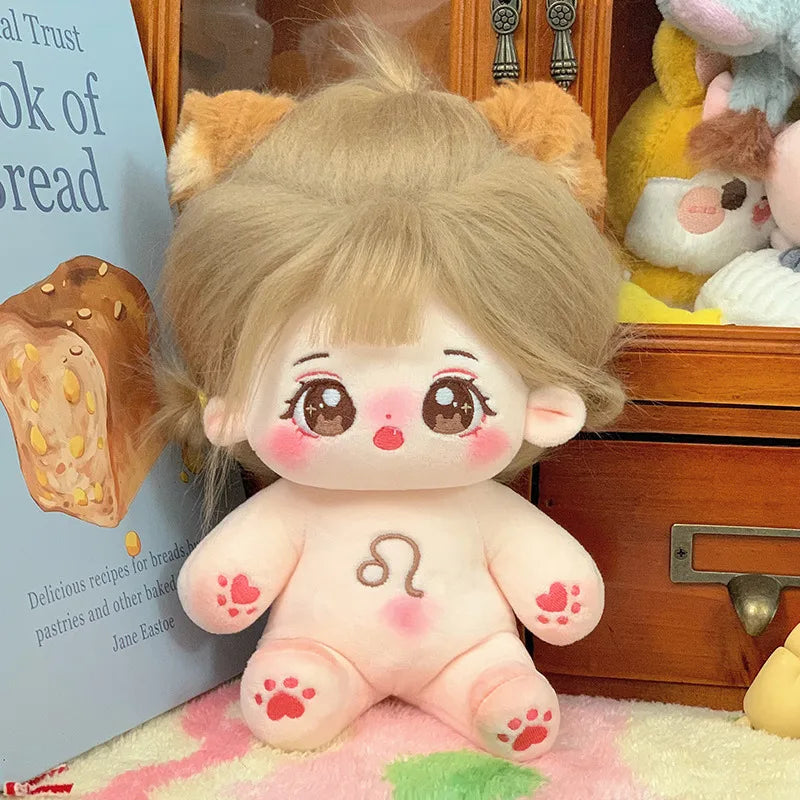 ぬいぐるみ ピンク髪のキラキラ瞳 イチゴ柄ワンピースと帽子
