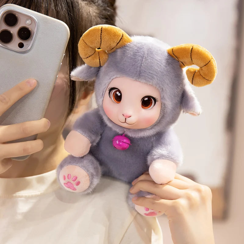 うるうる瞳のもこもこ羊ぬいぐるみ 鈴付き