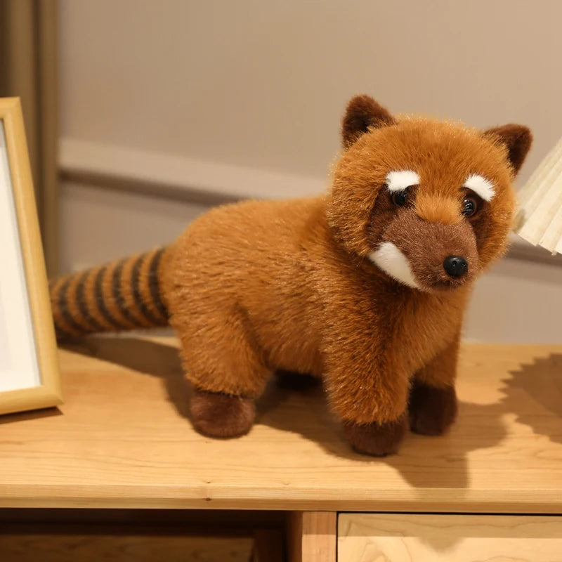 ふわふわ リアルなレッサーパンダぬいぐるみ しま模様のしっぽ
