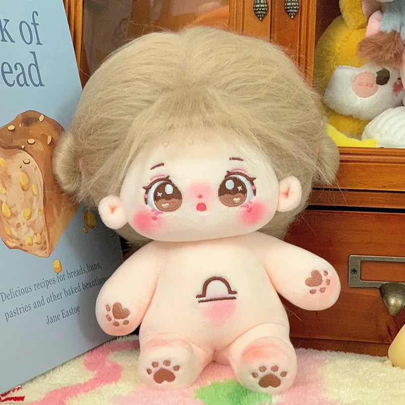 ぬいぐるみ ピンク髪のキラキラ瞳 イチゴ柄ワンピースと帽子