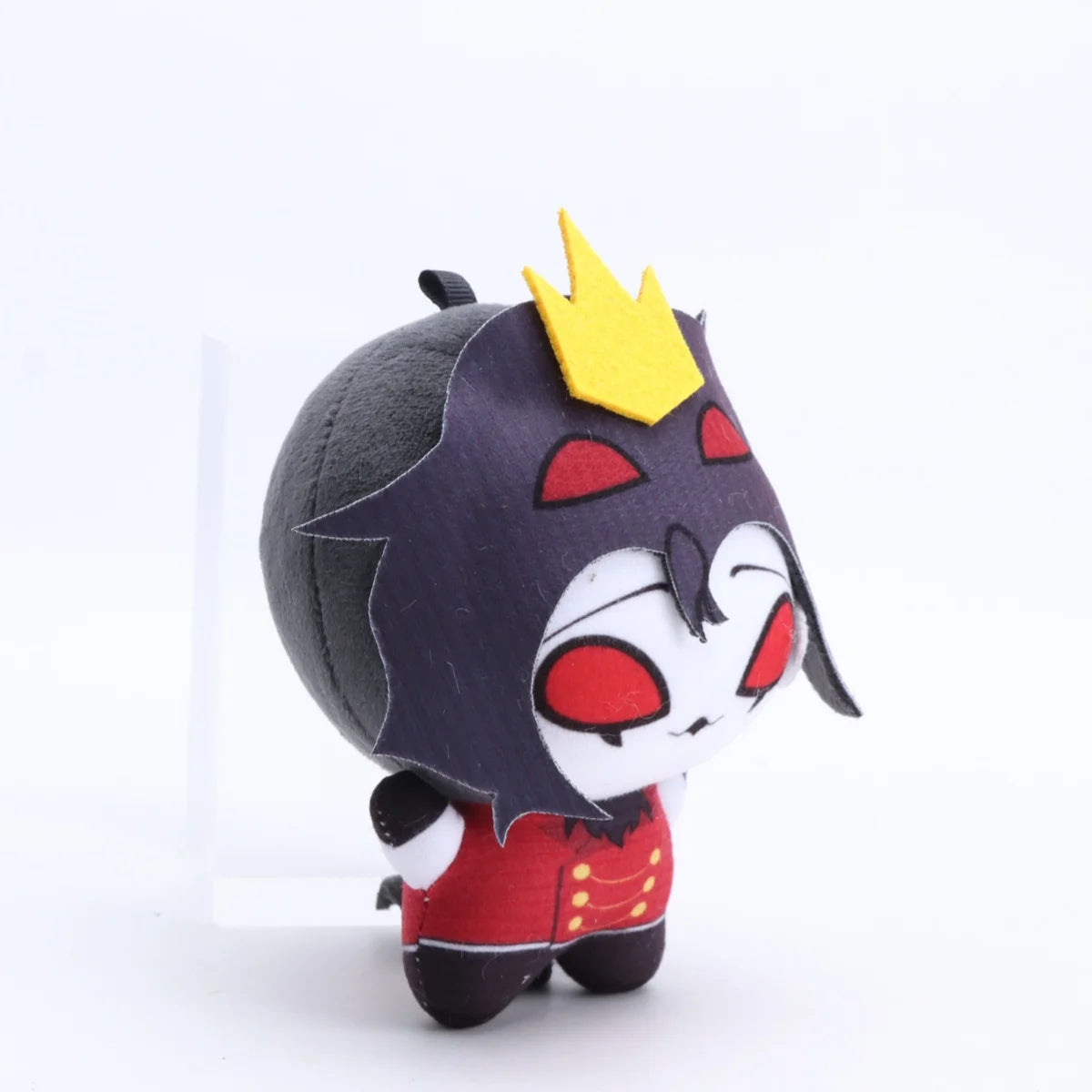 ヘルヴァボス ストラス 王冠付きぬいぐるみ 赤いジャケット
