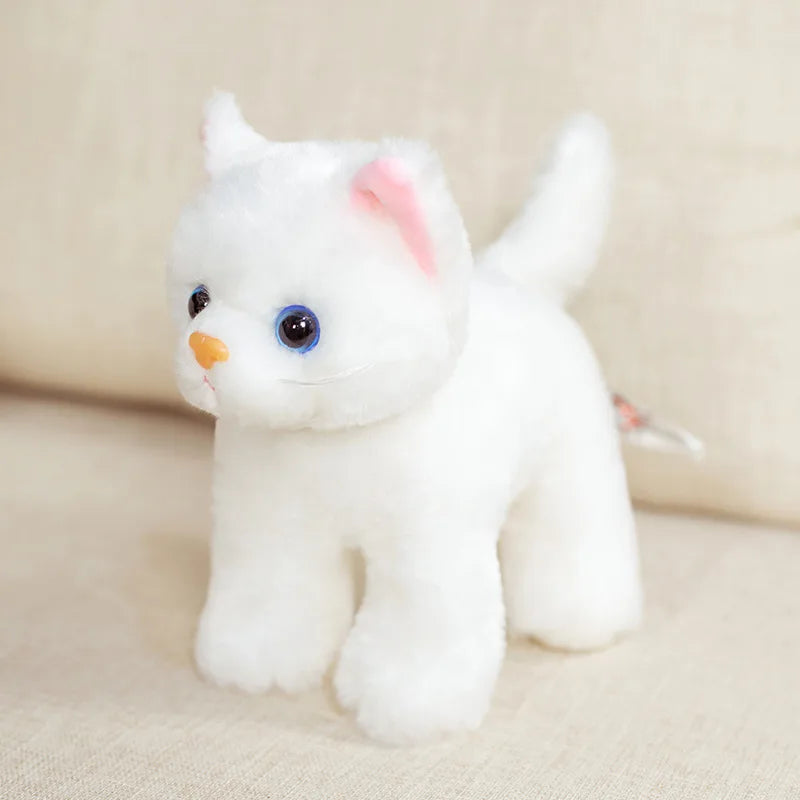 愛らしいふわふわ子猫 ぬいぐるみ 青い目の白猫