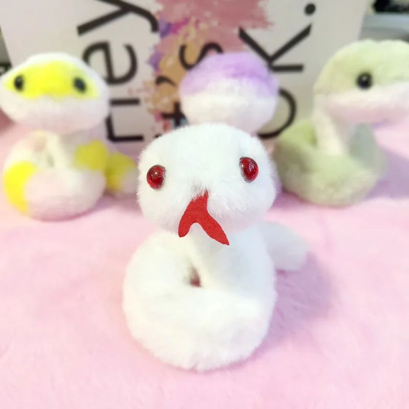 ミニサイズの ふわふわ とぐろ巻き ヘビ ぬいぐるみ