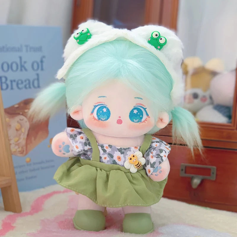ぬいぐるみ ピンク髪のキラキラ瞳 イチゴ柄ワンピースと帽子