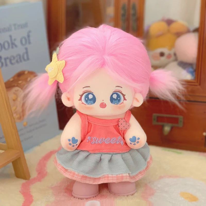 ぬいぐるみ ピンク髪のキラキラ瞳 イチゴ柄ワンピースと帽子