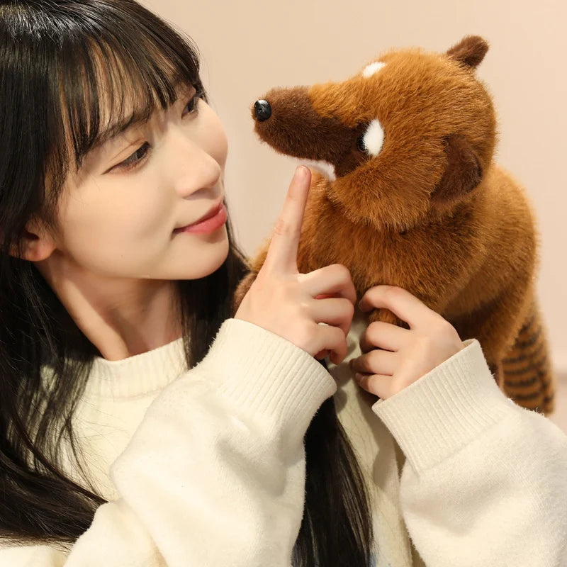 ふわふわ リアルなレッサーパンダぬいぐるみ しま模様のしっぽ