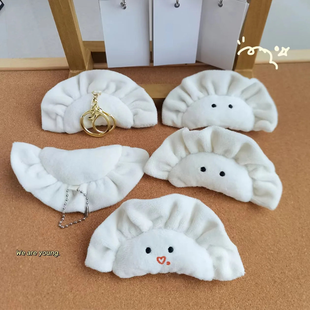 餃子型 もこもこ クリーム色 洗顔ヘアバンド