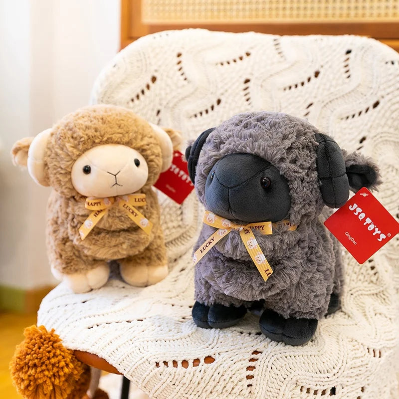 かわいい ふわふわ 仔羊のぬいぐるみ「HAPPY LUCKY」リボン付き
