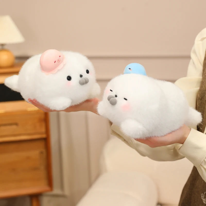 三段重ねのふわふわ白いアザラシぬいぐるみ