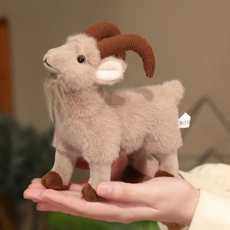 リアルな角付きヤギ ぬいぐるみ ふわふわ 白と茶色
