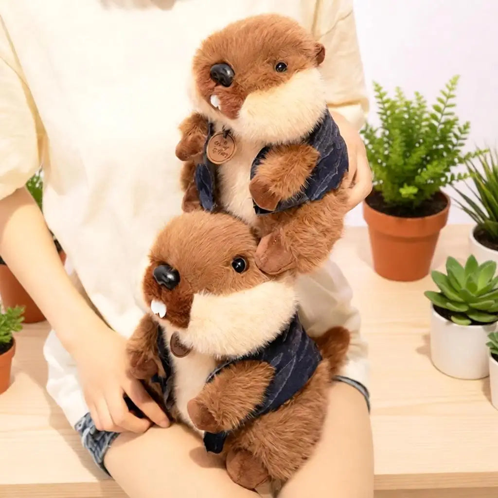 ストライプジャケットを着た可愛いカワウソぬいぐるみ
