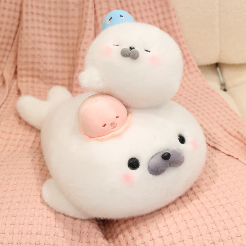 三段重ねのふわふわ白いアザラシぬいぐるみ