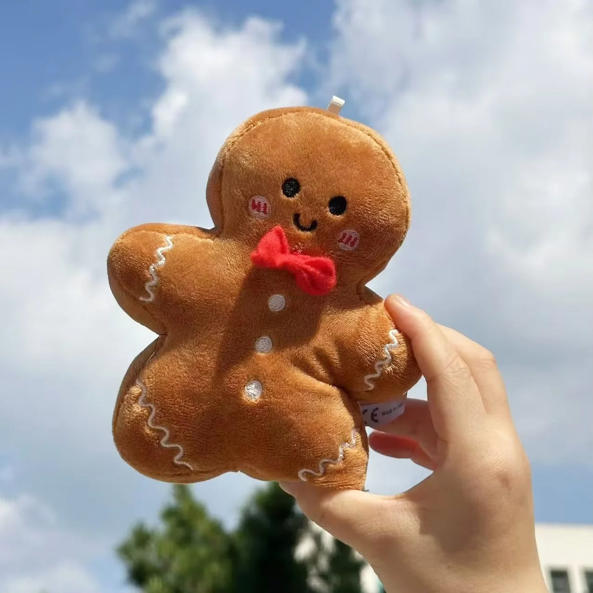 かわいい ジンジャーブレッドマン ぬいぐるみ 赤い蝶ネクタイ 吊り下げループ付き