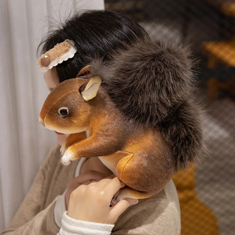 リアルな ふわふわしっぽ リス ぬいぐるみ