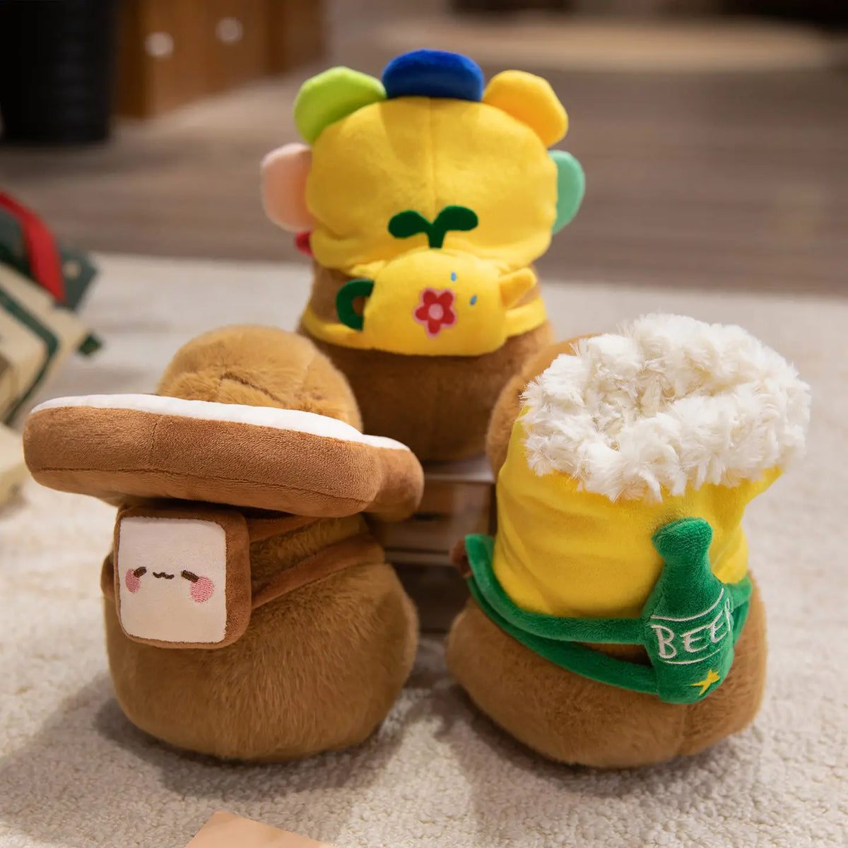 選べる！眠れるカピバラの可愛いコスチュームぬいぐるみ