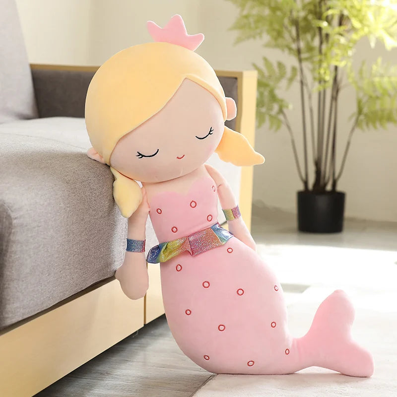 王冠と虹色フリルの ふわふわ人魚ぬいぐるみ