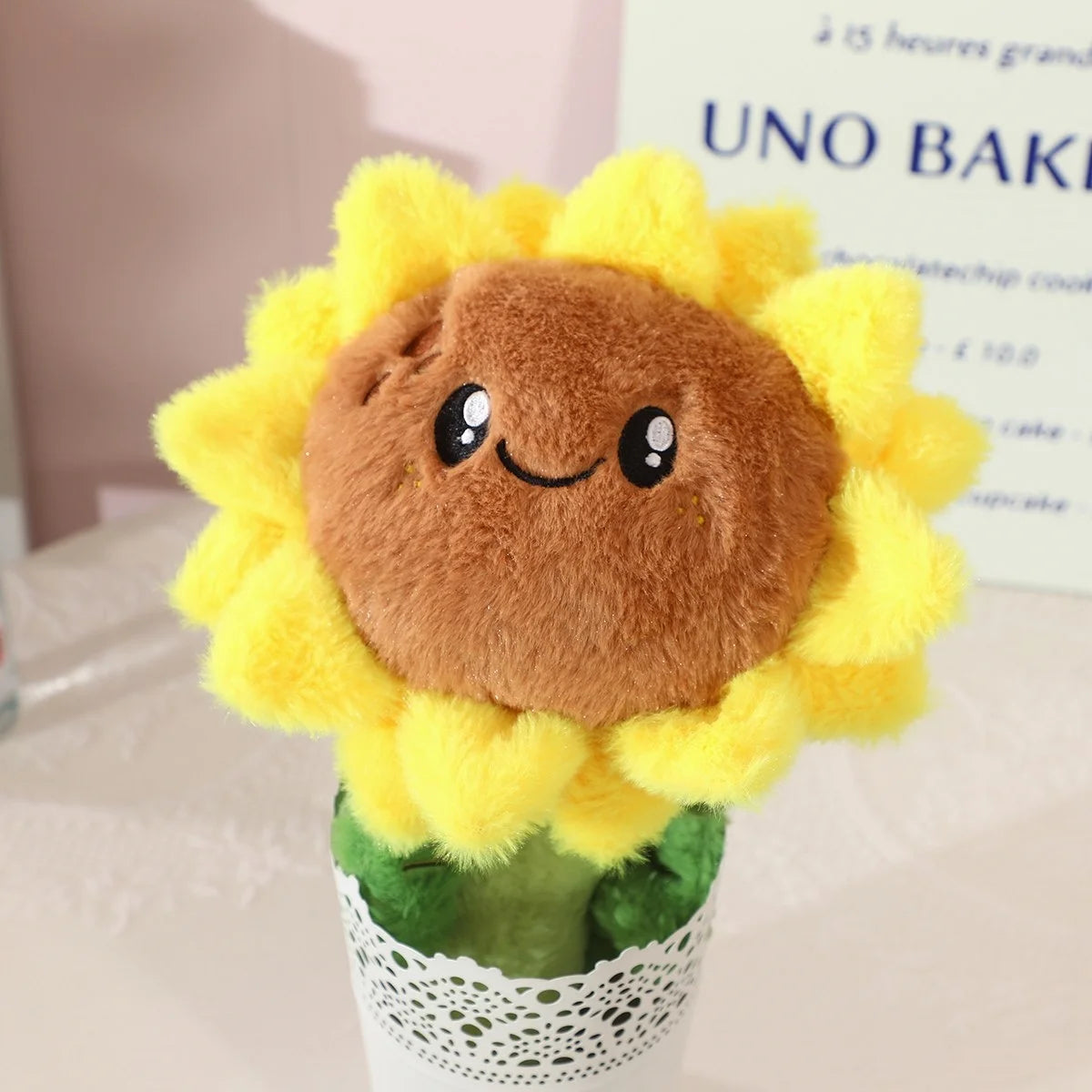 かわいい顔のふわふわひまわり鉢植えぬいぐるみ