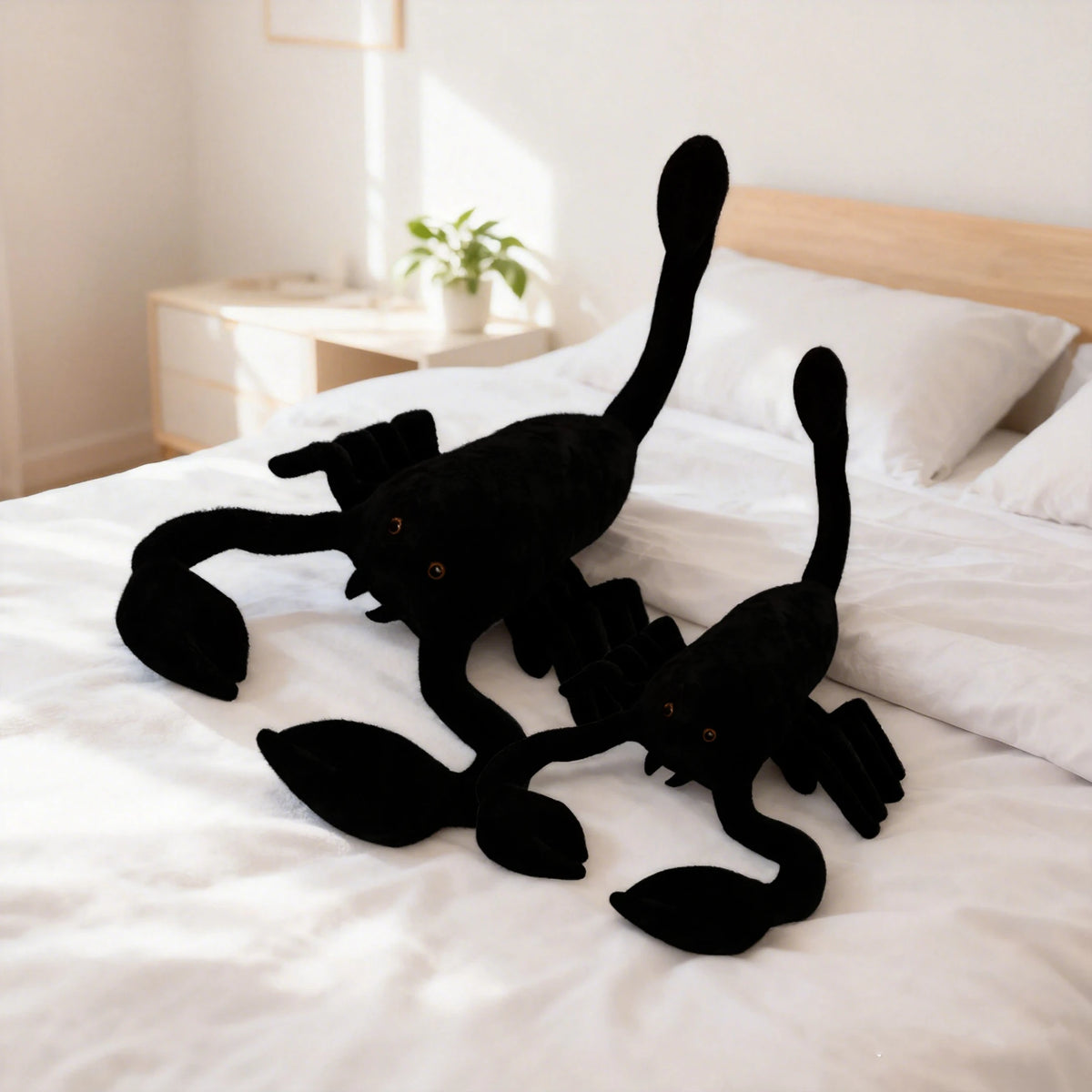 ブラック サソリ ぬいぐるみ リアルな目つき
