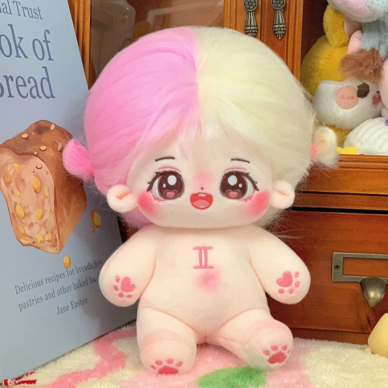 ぬいぐるみ ピンク髪のキラキラ瞳 イチゴ柄ワンピースと帽子