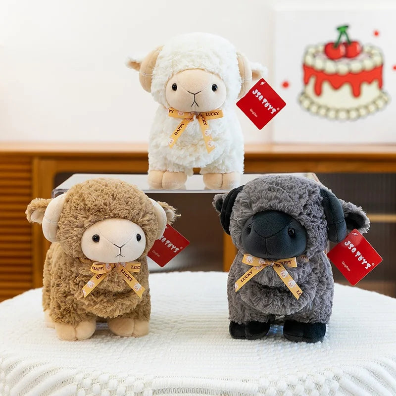 かわいい ふわふわ 仔羊のぬいぐるみ「HAPPY LUCKY」リボン付き